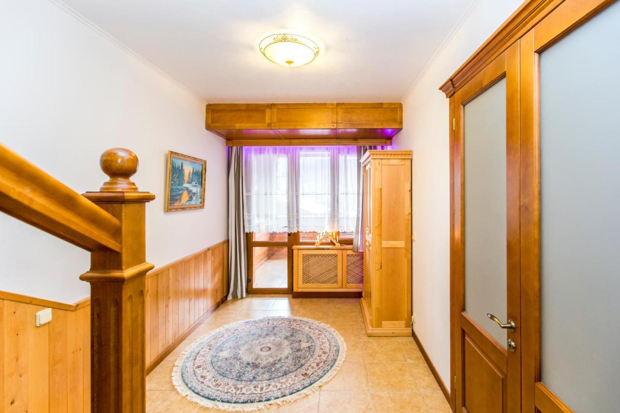 Atava Family House Готель