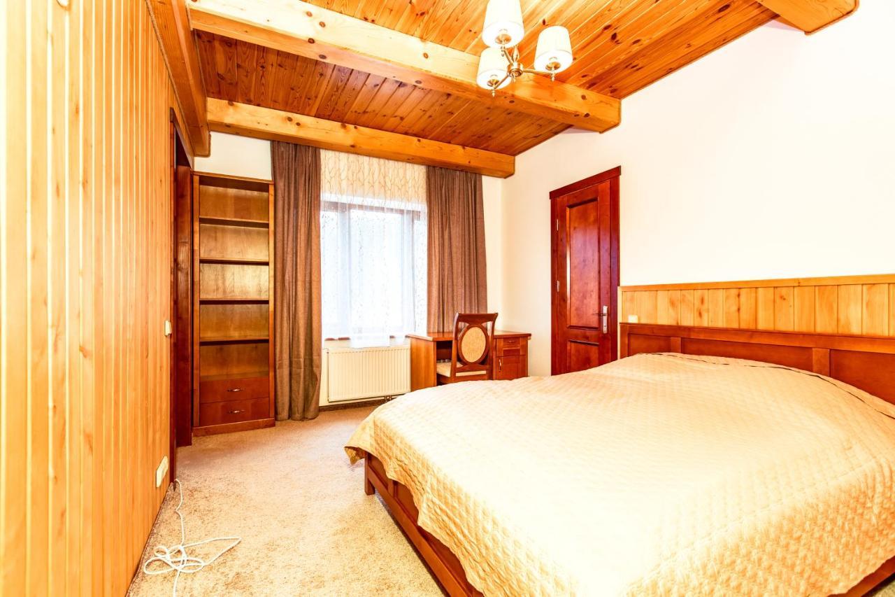 Atava Family House Готель