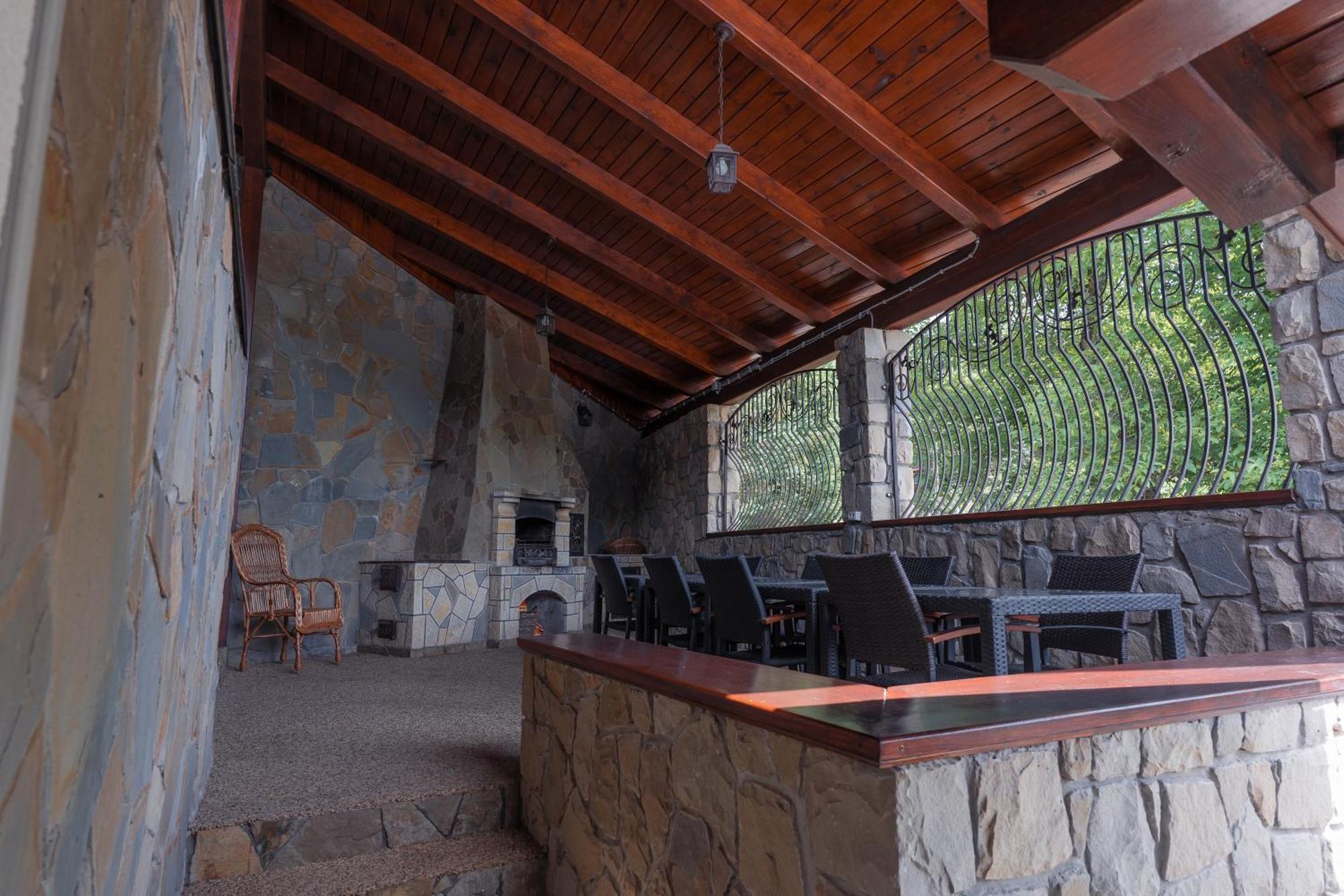 Atava Family House